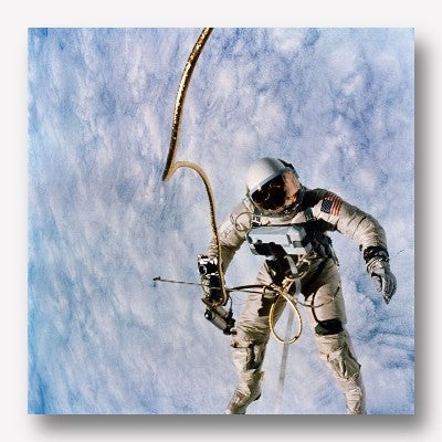 Astronaut&#39;s spaceflight In Zero-Gravity
